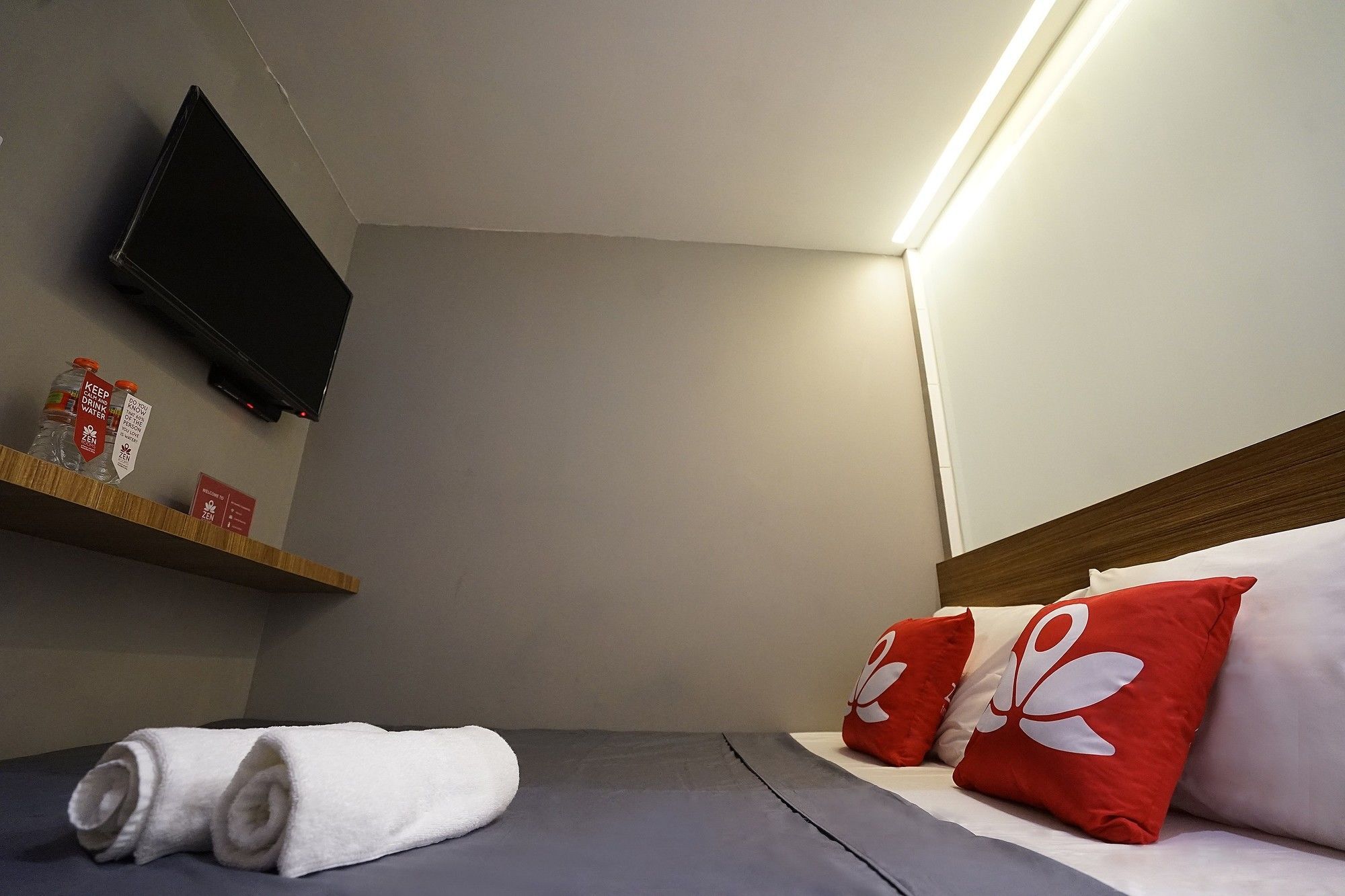 Zen Rooms Basic Kualanamu Medan Exterior photo